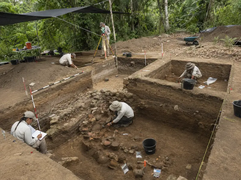 Rescate arqueológico mediante excavación y documentación controlada