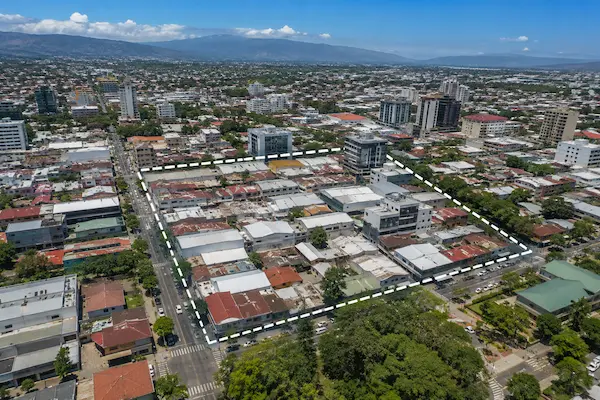 Vista aérea de un sector urbano con un cuadrante delimitado dentro de la ciudad